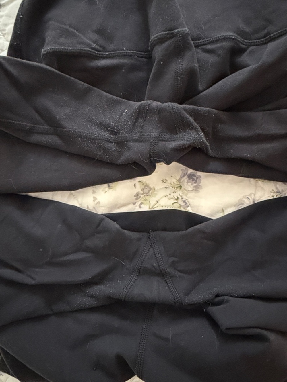 BUNDLE 2x - Alo Yoga and Aritzia TNA Black 4” biker shorts  S-M - Picture 4 of 5